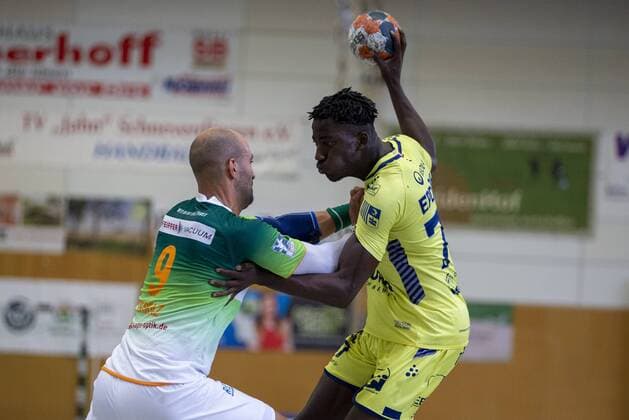 HSG Wetzlar vs St Raphael Var, Internationaler Heide-Cup 2019, Schneverdingen; 09.08.19 David Epononh (St Raphael Var, 77) gegen Joao Ferraz (HSG Wetzlar, 09) Copyright: xBEAUTIFULxSPORTS MarioxM.xKobergx