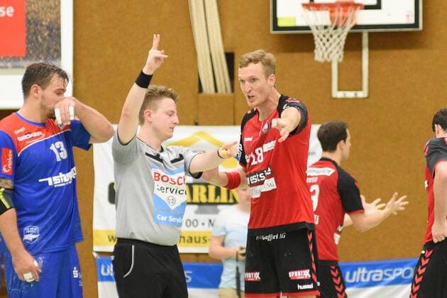 2min gegen Mathias Gehrlich (BSV Bern-Muri 18) Handball , Maenner , Vorbeitung , Testspiel, Moessingen , 09.08.2019, Foto:TBaur Eibner HBW Balingen-Weilstetten (GER) vs. BSV Bern-Muri (SUI) Reutlingen Copyright: xEIBNER JoxxBaurx EP_JOBA