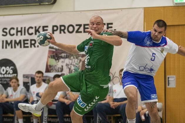 Handball, Testspiel, Füchse Berlin - Russland Nationalmannschaft Fuechse Berlin vs Russische Nationalmannschaft, 11. Internationaler Heide-Cup 2019, Schneverdingen; 09.08.19 Paul Drux (Fuechse Berlin, 95) gegen Dmitrii Kiselev (Russische Nationalmannschaft, 05) Copyright: xBEAUTIFULxSPORTS MarioxM.xKobergx