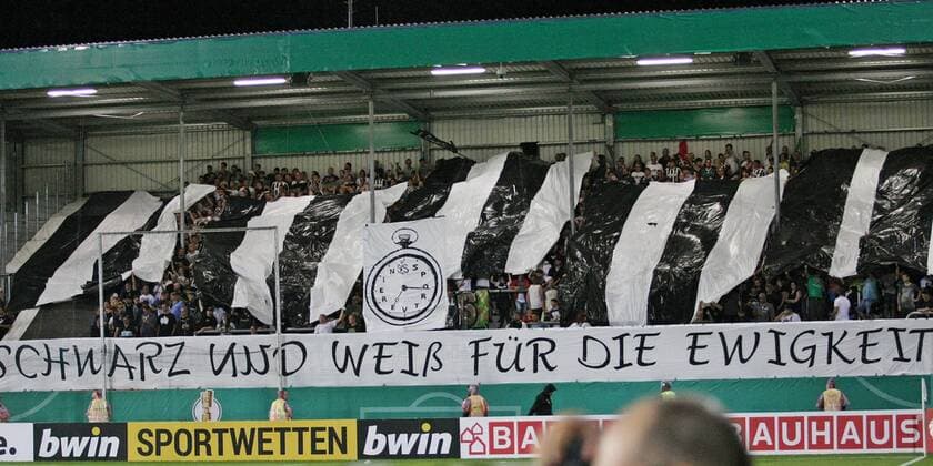09.08.2019, xmohx, Fussball DFB-Pokal 1.Runde, SV Sandhausen - Borussia Mönchengladbach emspor, v.l. Die Fans vom SV Sandhausen mit einer Choreographie (DFL DFB REGULATIONS PROHIBIT ANY USE OF PHOTOGRAPHS as IMAGE SEQUENCES and or QUASI-VIDEO) Sandhausen