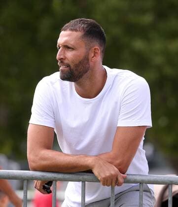 BAU 10.08.2019 Stuttgart Fußball U19 VfB Stuttgart vs. TSG 1899 Hoffenheim, Kevin Kuranyi schaut zu