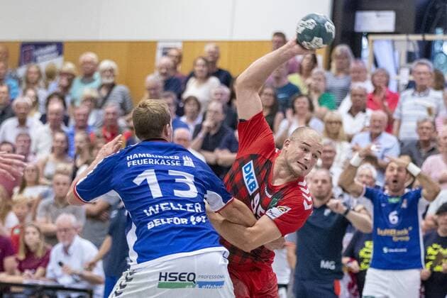 Fuechse Berlin vs Hamburger Verein Hamburg, 11. Internationaler Heide-Cup 2019, Schneverdingen; 10.08.19 Paul Drux (Fuechse Berlin, 95) gegen Niklas Weller (HSV Hamburg, 13) Copyright: xBEAUTIFULxSPORTS MarioxM.xKobergx