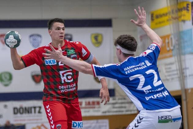Fuechse Berlin vs Hamburger Verein Hamburg, 11. Internationaler Heide-Cup 2019, Schneverdingen; 10.08.19 Frederik Simak (Fuechse Berlin, 24) gegen Philipp Bauer (HSV Hamburg, 22) Copyright: xBEAUTIFULxSPORTS MarioxM.xKobergx