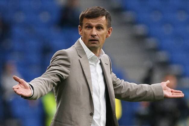 MOSCOW, RUSSIA - AUGUST 10, 2019: Zenit St Petersburg s head coach Sergei Semak gestures during a 2019 2020 Russian Premier League Round 5 football match between Dynamo Moscow and Zenit St Petersburg at VTB Arena (Tsentralny Stadium); Zenit St Petersburg won the game 2-0. Mikhail Aleksandrov TASS  TS0B60DD