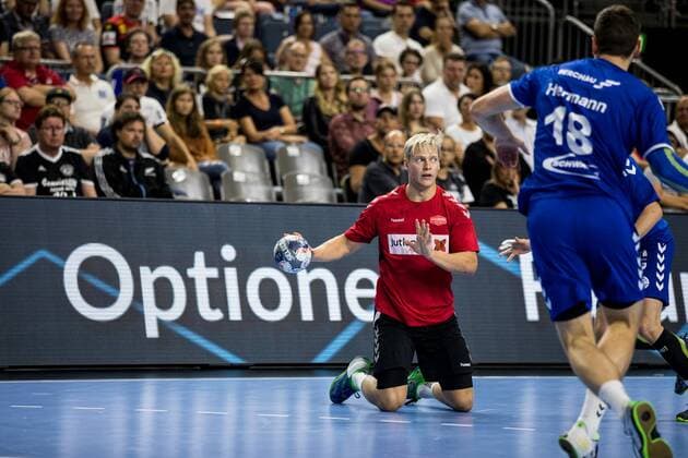 Helden des Handballs 2019; VfL Gummersbach - Aalborg Handbold Janus Smarason ( 3, Aalborg Handbold); Helden des Handballs 2019; VfL Gummersbach - Aalborg Handbold; Koeln, Lanxessarena Copyright: xBEAUTIFULxSPORTS Wunderlx