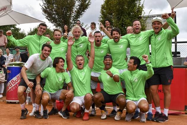 GER, Tennis-Point-Bundesliga, 1BL, Badwerk Gladbacher HTC 1 vs. TK GW Mannheim 1 11.08.2019, An den Holter Sportstätten, Moenchengladbach, GER, Tennis-Point-Bundesliga, 1BL, Badwerk Gladbacher HTC 1 vs. TK GW Mannheim 1, im Bild die Mannschaft von Mannheim Jubel Freude Emotion wird Deutscher Meister 2019