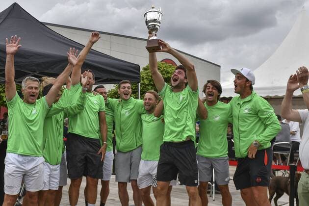 GER, Tennis-Point-Bundesliga, 1BL, Badwerk Gladbacher HTC 1 vs. TK GW Mannheim 1 11.08.2019, An den Holter Sportstätten, Moenchengladbach, GER, Tennis-Point-Bundesliga, 1BL, Badwerk Gladbacher HTC 1 vs. TK GW Mannheim 1, im Bild die Mannschaft von Mannheim Jubel Freude Emotion wird Deutscher Meister 2019