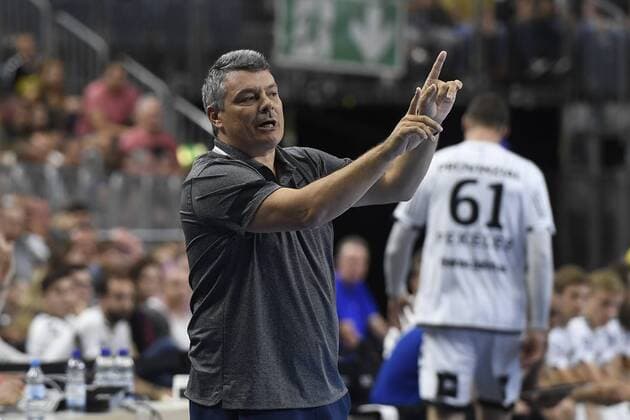 Handball - THW Kiel vs. FC Barcelona, Barca am 11.08.2019 in der Lanxess Arena in Köln Barcelonas Trainer Xavi Pascual Fuertes