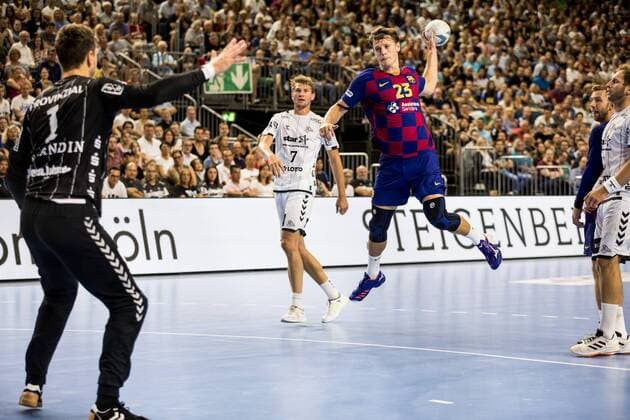 Helden des Handballs 2019; THW Kiel - FC Barcelona, Barca Niklas Ladin Jacobsen ( 1, THW Kiel), Jure Dolenec ( 23, FC Barcelona); Helden des Handballs 2019; THW Kiel - FC Barcelona; Koeln, Lanxessarena Copyright: xBEAUTIFULxSPORTS Wunderlx