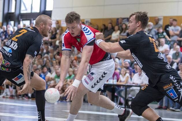 IFK Kristianstad vs Handball Verein Hamburg, 11. Internationaler Heide-Cup 2019, Schneverdingen; 11.08.19 Dominil Vogt (HSV Hamburg, 41) gegen Emil Hansson (IFK Kristianstad, 02) und Ludwig Jurmala Astroem (IFK Kristianstad, 25) Copyright: xBEAUTIFULxSPORTS MarioxM.xKobergx