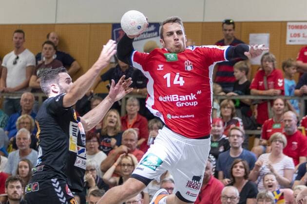 IFK Kristianstad vs Handball Verein Hamburg, 11. Internationaler Heide-Cup 2019, Schneverdingen; 11.08.19 Lukas Ossenkamp (HSV Hamburg, 14) gegen Teitur Einarsson (IFK Kristianstad, 24) Copyright: xBEAUTIFULxSPORTS MarioxM.xKobergx