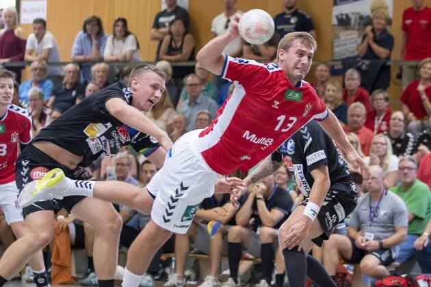 IFK Kristianstad vs Handball Verein Hamburg, 11. Internationaler Heide-Cup 2019, Schneverdingen; 11.08.19 Niklas Weller (HSV Hamburg, 13) gegen Philip Henningsson (IFK Kristianstad, 06) Copyright: xBEAUTIFULxSPORTS MarioxM.xKobergx