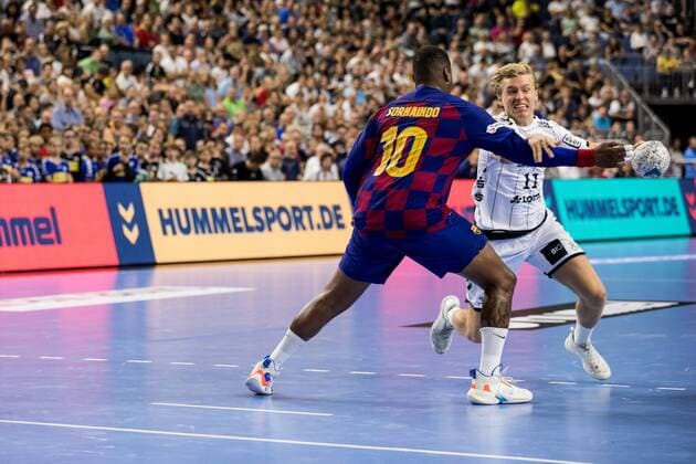 Helden des Handballs 2019; THW Kiel - FC Barcelona, Barca Cedric Sorhaindo ( 10, FC Barcelona), Gisli Thorgeir ( 11, THW Kiel); Helden des Handballs 2019; THW Kiel - FC Barcelona; Koeln, Lanxessarena Copyright: xBEAUTIFULxSPORTS Wunderlx