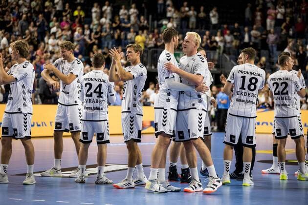 Helden des Handballs 2019; THW Kiel - FC Barcelona, Barca Der THW Kiel bedankt sich bei den Fans; Helden des Handballs 2019; THW Kiel - FC Barcelona; Koeln, Lanxessarena Copyright: xBEAUTIFULxSPORTS Wunderlx