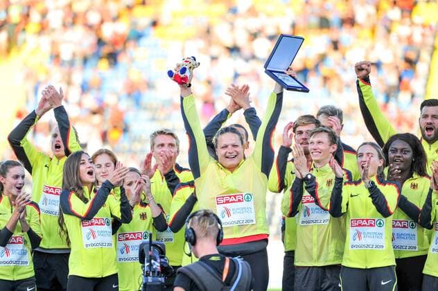 Bilder des Jahres 2019, Sport 08 August Sport Themen der Woche KW32 Sport Bilder des Tages European Team Championships in Bydgoszcz on August 11, 2019 Silver medal for the German Team with Christina Schwanitz (GER, Shot Put) in the middle; European Team Championships on 11.08.2019 in Bydgoszcz (Poland); Photo: Kai Peters *** European Team Championships in Bydgoszcz on August 11, 2019 Silver medal for the German Team with Christina Schwanitz GER, Shot Put in the middle European Team Championships on 11 08 2019 in Bydgoszcz Poland Photo Kai Peters Copyright: xBEAUTIFULxSPORTS KaixPetersx