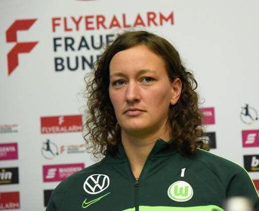 12.08.2019 GER, Frankfurt am Main, Frauenfussball, PK zum Auftakt der FLYERALARM Frauen-Bundesliga Bild zeigt: Almuth Schult (Nationalspielerin vom VfL Wolfsburg), *** 12 08 2019 GER, Frankfurt am Main, womens soccer, PK at the start of the FLYERALARM Womens Bundesliga Picture shows Almuth Schult national player from VfL Wolfsburg ,