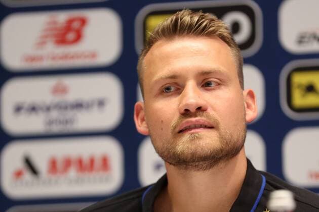Fußball, CL-Quali, FC Brügge Pressekonferenz Club s goalkeeper Simon Mignolet pictured during a press conference, PK, Pressekonferenz of Belgian soccer team Club Brugge, Monday 12 August 2019 in Kyiv, Ukraine, in preparation of Tomorrow s return match against Ukrainian club Dynamo Kyiv in the third qualifying round of the UEFA Champions League. BRUNOxFAHY  x05642527x