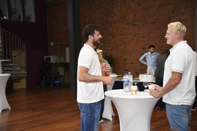 Die THW-Stars Domagoj Duvnjak (links) und Patrick Wiencek (THW Kiel), Handball, Männer, THW Kiel, Bundesliga, Pressekonferenz, 13.08.19 Kiel Showroom Süverkrup Schleswig-Holstein Germany