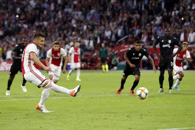 (l-r) Dusan Tadic of Ajax during the UEFA Champions League third round qualifying second leg match between Ajax Amsterdam and PAOK FC at the Johan Cruijff Arena on August 13, 2019 in Amsterdam, The Netherlands UEFA Champions League 2019 2020 xVIxVIxImagesx xMauricexvanxSteenxIVx 200941609