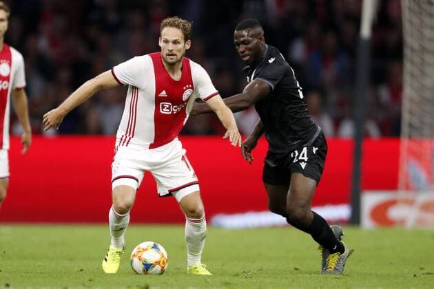 (l-r) Daley Blind of Ajax, Anderson Esiti of PAOK FC during the UEFA Champions League third round qualifying second leg match between Ajax Amsterdam and PAOK FC at the Johan Cruijff Arena on August 13, 2019 in Amsterdam, The Netherlands UEFA Champions League 2019 2020 xVIxVIxImagesx xMauricexvanxSteenxIVx 200942591