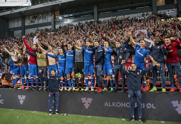 Spillerne fra Roede Stjerne fejrer sejren efter kampen i Champions League kvalen mellem FC Koebenhavn og Roede Stjerne i Parken tirsdag den 13. august 2019.. , Copenhagen Denmark Copyright: AndersxKjaerbyex-xRitzauxScanpix AndersxKjaerbyex COP101 spdk20190813-231628-L