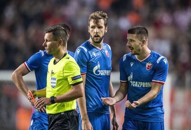 Nemanja Milunovic, har faaet det roede kort af dommer Gediminas Mazeika under kampen i Champions League kvalen mellem FC Koebenhavn og Roede Stjerne i Parken tirsdag den 13. august 2019.. , Copenhagen Denmark Copyright: AndersxKjaerbyex-xRitzauxScanpix AndersxKjaerbyex COP101 spdk20190814-000149-L