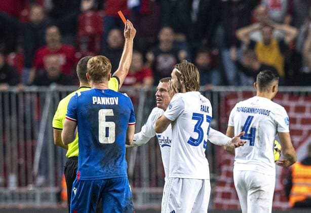 Pep Biel (16), FC Koebenhavn, modtager det roede kort fra dommer Gediminas Mazeika under kampen i Champions League kvalen mellem FC Koebenhavn og Roede Stjerne i Parken tirsdag den 13. august 2019.. , Copenhagen Denmark Copyright: AndersxKjaerbyex-xRitzauxScanpix AndersxKjaerbyex COP101 spdk20190814-000214-L