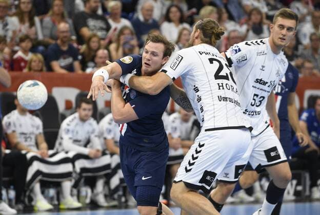 Sander Sagosen (PSG Handball) gegen Pavel Horak (THW Kiel), Handball, Männer, REWE-Cup, Internationales Testspiel, THW Kiel vs Paris St. Germain, 14.08.19 Kiel Sparkassen-Arena Schleswig-Holstein Germany