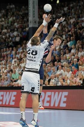 Handball Rewe Cup THW Kiel - Paris Saint-Germain, Kiel, 14.8.2019 Sander Sagosen (Paris, 10) im Sprungwurf gegen Pavel Horak ( Kiel, 28 ) Copyright: xBEAUTIFULxSPORTS DRPx