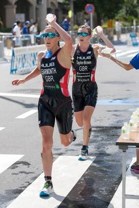 2019 08 15, Tokyo Odaiba, Elite Woman start of the Tokyo 2019 ITU World Triathlon Olympic Qualification Event in Odaiba. Athlete: Jessica Learmonth, Georgia Taylor-Brown GBR (Photos by Michael Steinebach AFLO) Noxthirdxpartyxsales  (109826588)