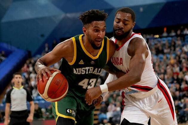 BASKETBALL AUSTRALIA CANADA, Jonah Bolden (left) of the Boomers drives past Duane Notice of Canada during the first Australia v Canada basketball match at RAC Arena in Perth, Friday, August 16, 2019. ( NO ARCHIVING, EDITORIAL USE ONLY, NO USE IN BOOKS WITHOUT CONSENT PERTH WA AUSTRALIA  Copyright: xRICHARDxWAINWRIGHTx 20190816001413554642