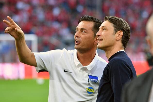 v.li: Ante COVIC,Trainer (Hertha BSC) mit Niko KOVAC (Trainer Bayern Muenchen), Gestik,zeigt.. Fussball 1. Bundesliga,1.Spieltag,Spieltag01, FC Bayern Muenchen M) - Hertha BSC Berlin (B) 2-2, am 16.08.2019 in Muenchen A L L I A N Z A R E N A, DFL REGULATIONS PROHIBIT ANY USE OF PHOTOGRAPHS AS IMAGE SEQUENCES AND OR QUASI-VIDEO.