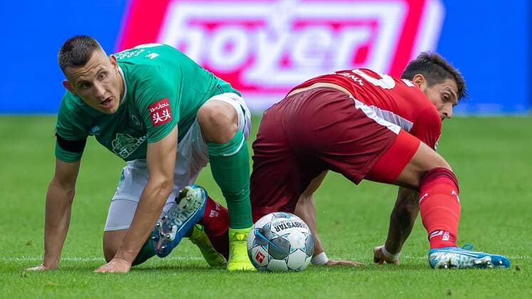 Bilder des Jahres 2019, Sport 08 August Sport Bilder des Tages v.li.: Maximilian Eggestein (SV Werder Bremen, 35) und Matthias Zimmermann (Fortuna Düsseldorf, 25) im Zweikampf, Duell, Dynamik, Aktion, Action, Spielszene, DIE DFL-RICHTLINIEN UNTERSAGEN JEGLICHE NUTZUNG VON FOTOS ALS SEQUENZBILDER UND ODER VIDEOA?HNLICHE FOTOSTRECKEN. DFL REGULATIONS PROHIBIT ANY USE OF PHOTOGRAPHS AS IMAGE SEQUENCES AND OR QUASI-VIDEO., 17.08.2019, Bremen (Deutschland), Fussball, Bundesliga, SV Werder Bremen - Fortuna Düsseldorf *** v li Maximilian Eggestein SV Werder Bremen, 35 and Matthias Zimmermann Fortuna Düsseldorf, 25 in duel, duel, dynamics, action, action, game scene, THE DFL DIRECTIVES SUBJECT ANY USE OF PHOTOGRAPHS AS IMAGE SEQUENCES AND OR QUASI VIDEO , 17 08 2019, Bremen Germany , Fussball, Bundesliga, SV Werder Bremen Fortuna Düsseldorf , Germany , Soccer, Bundesliga, SV Werder Bremen Fortuna Düsseldorf xobx
