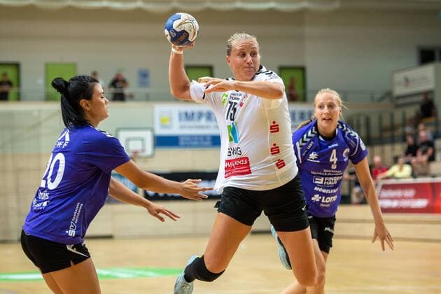 Saskia Lang (SV Union Halle) beim Torwurf SV Union Halle-Neustadt (Wildcats) vs. HSG Bad Wildungen (Vipers) 5. SWH Saale-Cup Handball 2.Bundesliga - Saison 2019 2020 Copyright: xVIADATAx xHolgerxJohnx Halle Saale Sachsen-Anhalt Deutschland