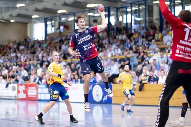 Magnus Roed (Nr. 78, SG Flensburg-Handewitt) gegen Robert Barten (Nr. 13, Mecklenburger Stiere Schwerin). Mecklenburger Stiere vs. SG Flensburg-Handewitt, Handball, DHB Pokal, 17.08.19 Luebeck Schleswig-Holstein Germany Copyright: xAgentur54Gradx xFelixxKoenigx