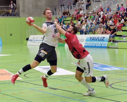 vl. Holger Kreschtmer (ELB) gegen Sebastian Meinzer (FUE) DHB-Pokal, TuS Fuerstenfeldbruck - HC Elbflorenz 2006, 17.08.2019 Pforzheim Copyright: xEibner-Pressefoto Ripbergerx EP_RIP