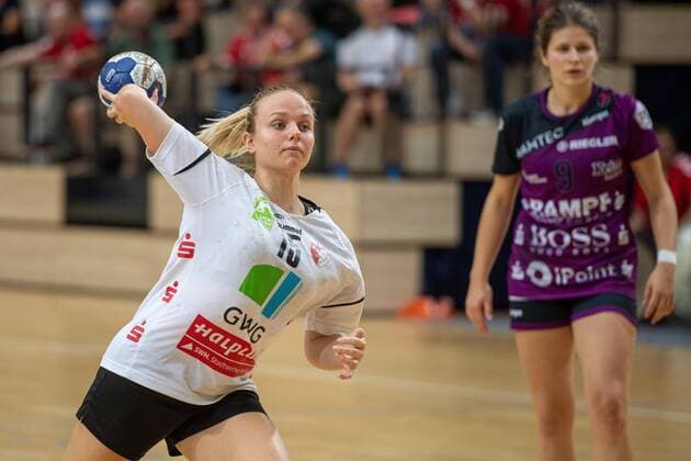Julia Redder (SV Union Halle) beim Torwurf SV Union Halle-Neustadt (Wildcats) vs. TuS Metzingen 5. SWH Saale-Cup Handball 2.Bundesliga - Saison 2019 2020 Copyright: xVIADATAx xHolgerxJohnx Halle Saale Sachsen-Anhalt Deutschland
