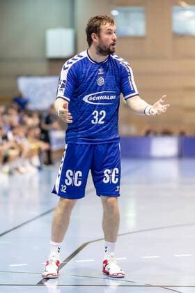 Robin Haller (Nr. 32, VfL Gummersbach) ist niedergeschlagen deprimiert enttaeuscht. VfL Gummersbach vs. VfL Luebeck-Schwartau, Handball, DHB Pokal, 17.08.19 Luebeck Schleswig-Holstein Germany Copyright: xAgentur54Gradx xFelixxKoenigx
