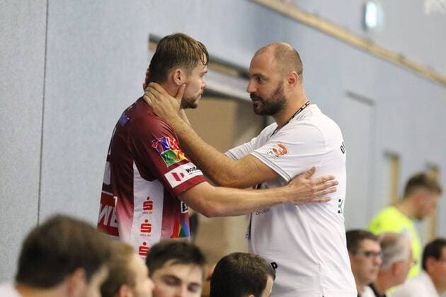 Tobias Frank (Oranienburger HC 5)(links) und Christian Pahl (Trainer Oranienburger HC) GER, Handball, DHB Pokal, 1. Runde, Halbfinale 1, HC Empor Rostock gegen Oranienburger HC, 17.08.2019 Minden Copyright: xEIBNER JanxStrohdiekx EP_JSK