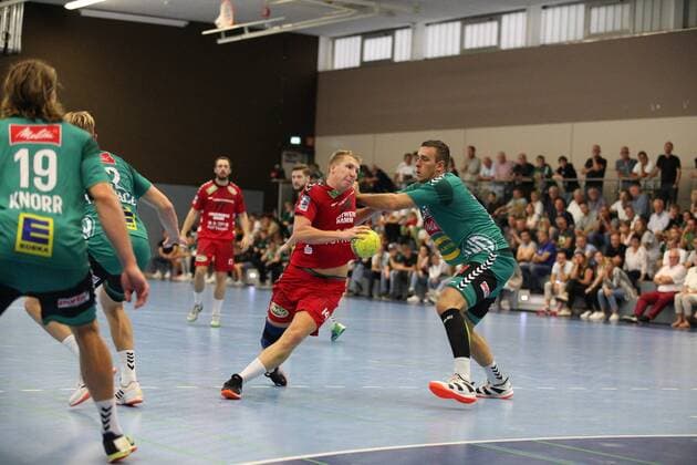 Ivar Stavast (ASV Hamm-Westfalen 14) gegen Miljan Pusica (TSV GWD Minden 20)(rechts) GER, Handball, DHB Pokal, 1. Runde, Halbfinale 2, TSV GWD Minden gegen ASV Hamm-Westfalen, 17.08.2019 Minden Copyright: xEIBNER JanxStrohdiekx EP_JSK