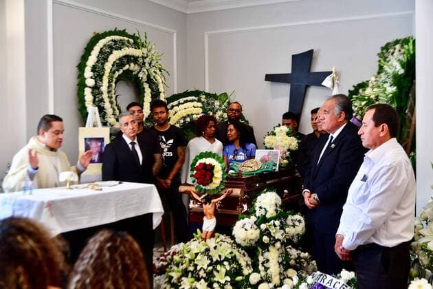 August 17, 2019: EUM20190817DEP12.JPG .CIUDAD DE MEXICO. DeathDeceso-Jose Napoles.- 17 de agosto de 2019. El exboxeador cubano-mexicano Jose Ãngel Mantequilla Napoles, fallecido el viernes, fue velado en compania de su familia y amigos en una funeraria ubicada en la capital del pais. Foto: Agencia EL UNIVERSALHugo GarciaEELG Latin News: August 17, 2019 Copyright: xElxUniversalx