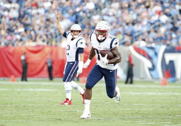 NASHVILLE, TN - AUGUST 17: New England Patriots quarterback Brian Hoyer (2) celebrates as running back Damien Harris (37) runs toward the end zone during a preseason game between the Tennessee Titans and New England Patriots on August 17, 2019, at Nissan Stadium in Nashville, Tennessee. (Photo by Matthew Maxey Icon Sportswire) NFL, American Football Herren, USA AUG 17 Preseason - Patriots at Titans Icon1908217012
