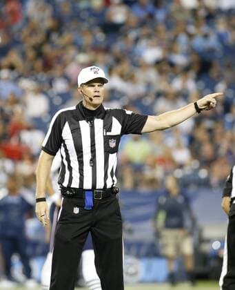 NASHVILLE, TN - AUGUST 17: NFL, American Football Herren, USA referee Clay Martin wears an NFL 100 hat during a preseason game between the Tennessee Titans and New England Patriots on August 17, 2019, at Nissan Stadium in Nashville, Tennessee. (Photo by Matthew Maxey Icon Sportswire) NFL: AUG 17 Preseason - Patriots at Titans Icon1908217030