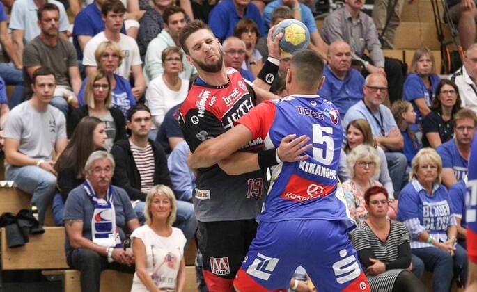 17.08.2019, xmgx, Handball DHB Pokal, ThSV Eisenac - HC Erlangen II v.l. Sime Ivic (Erlangen) Jonas Bogatzki (Eisenach) Hanau Hessen Deutschland (DEU)