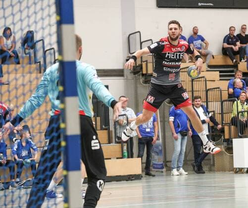 17.08.2019, xmgx, Handball DHB Pokal, ThSV Eisenac - HC Erlangen II v.l. Denis Karin (Eisenach) Sime Ivic (Erlangen) Hanau Hessen Deutschland (DEU)