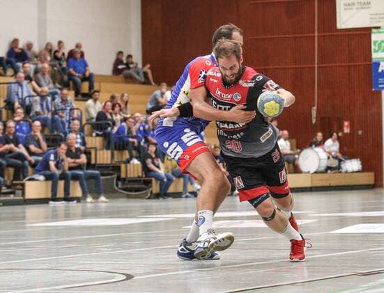 17.08.2019, xmgx, Handball DHB Pokal, ThSV Eisenac - HC Erlangen II v.l. Duje Miljak (Eisenach) Nico Büdel (Erlangen) Hanau Hessen Deutschland (DEU)