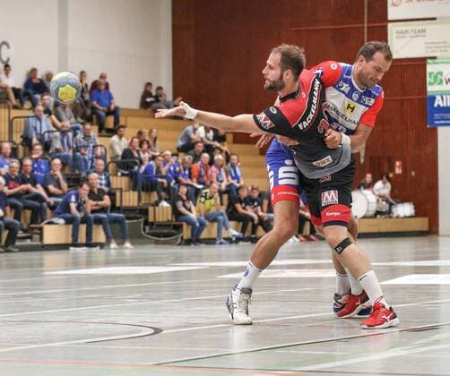 17.08.2019, xmgx, Handball DHB Pokal, ThSV Eisenac - HC Erlangen II v.l. Duje Miljak (Eisenach) Nico Büdel (Erlangen) Hanau Hessen Deutschland (DEU)