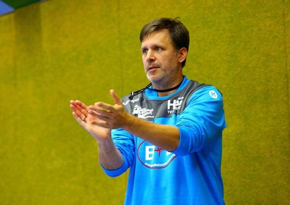 Trainer Daniel Eblen (Konstanz) Handball DHB-Pokal 2019 20 EHV Aue - HSG Konstanz 27:25 am 17.8.2019 EHV Aue - HSG Konstanz