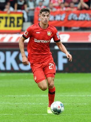 Fussball, Bundesliga, Deutschland, Herren, Saison 2018 2019, 1. Spieltag, BayArena Leverkusen, Bayer Leverkusen (rot) - SC Paderborn (schwarz); Kai Havertz (LEV). Aktion, Einzelbild, Freisteller. DFL REGULATIONS PROHIBIT ANY USE OF PHOTOGRAPHS AS IMAGE SEQUENCES AND OR QUASI-VIDEO. *** Soccer, Bundesliga, Germany, Men, Season 2018 2019, 1 Matchday, BayArena Leverkusen, Bayer Leverkusen red SC Paderborn black Kai Havertz LEV Action, single image, clipping DFL REGULATIONS PROHIBIT ANY USE OF PHOTOGRAPHS AS IMAGE SEQUENCES AND OR QUASI VIDEO