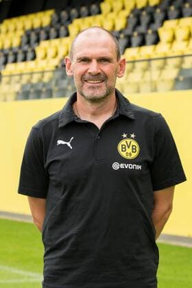 Co Trainer Manfred Stefes; Borussia Dortmund; 1.BL, Porträttermin 2019 2020